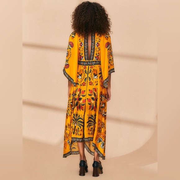 NEW FARM RIO tropical tapestry kaftan dress in yellow New with tags - Picture 3 of 10